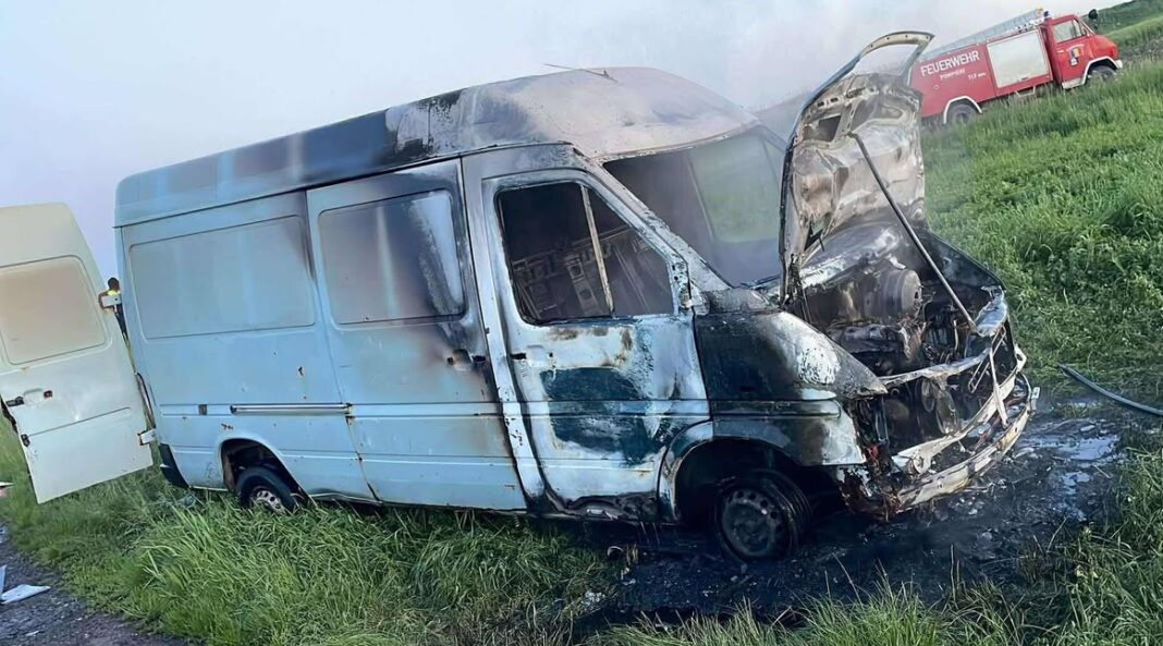 incendiu microbuz
