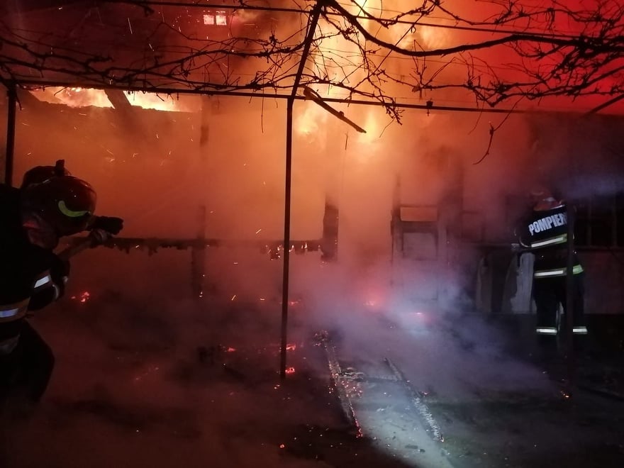 incendiu violent Drăgușeni